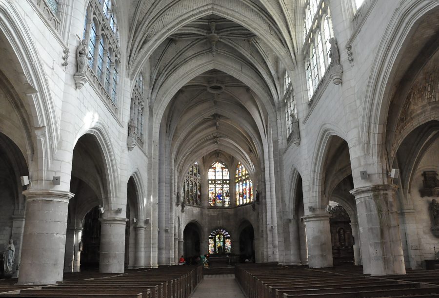 Vue d'ensemble de la nef de l'église Saint-Martin-es-Vignes, au nord  de Troyes