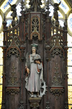 Statue de saint Pantaléon en bois sculpté