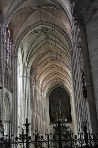 La voûte et l'orgue de tribune de la cathédrale