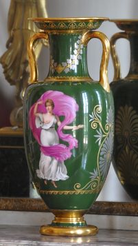 Vase de Sèvres de forme étrusque