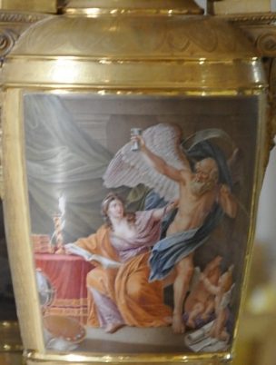 Cartel d'un vase en fuseau en porcelaine