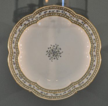 Assiette à perles et barbeaux