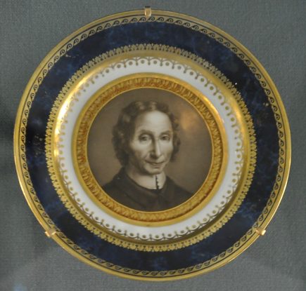 Assiette de porcelaine