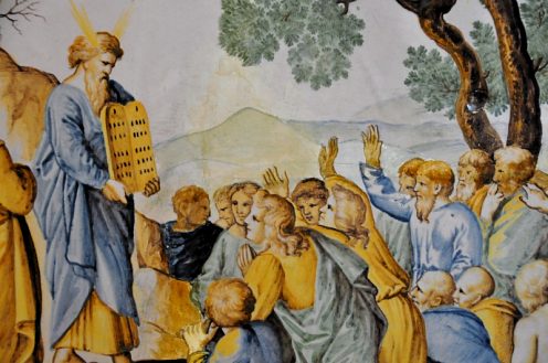 Plaque «Moïse présentant les tables de la Loi au peuple juif», partie centrale