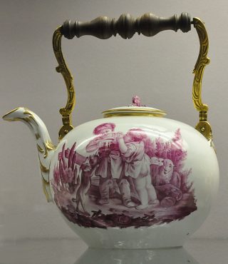 Bouillote, Allemagne, Höchst, vers 1760 Bouillote, Allemagne, Höchst, vers 1760