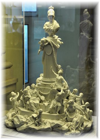 "Le Parnasse de Russie", biscuit de porcelaine de Sèvres