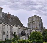Vue de l'abbaye Saint-Paul (ruines et bâtiments réaffectés)