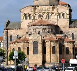 Le chevet de l'abbatiale Saint-Austremoine