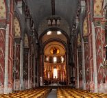 La nef de l 'abbatiale Saint-Austremoine