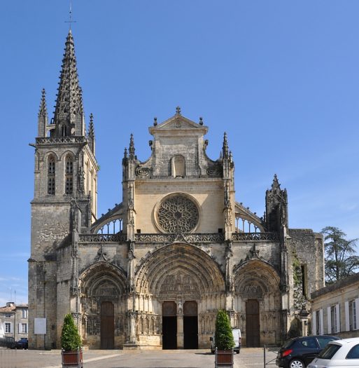 La célèbre façade occidentale de la cathédrale Saint–Jean–Baptiste