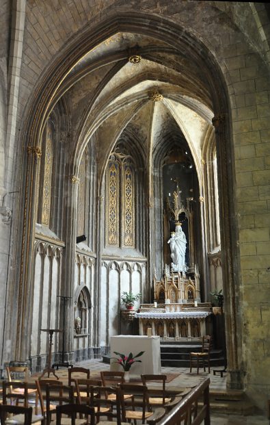 Chapelle sud dédiée à Notre-Dame.