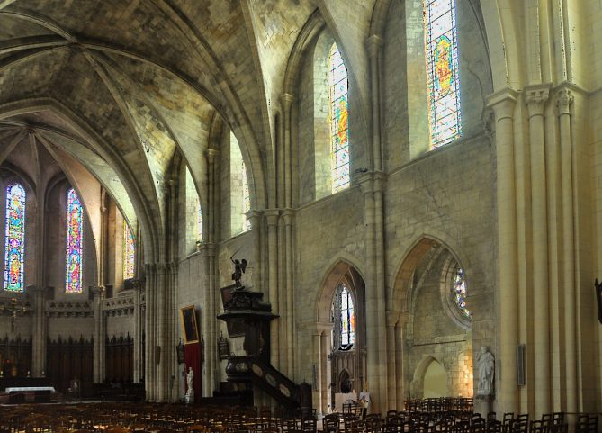 Le côté sud avec le chœur.