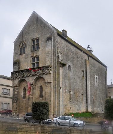 L'ancien Hôtel de Ville vu depuis la façade nord.