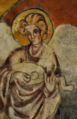 Un ange joueur de viole dans l'abside
