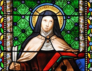 Une sainte dans un vitrail des années 1860 Une sainte dans un vitrail des années 1860