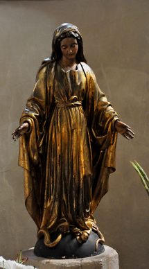 Statue moderne de la Vierge Statue moderne de la Vierge
