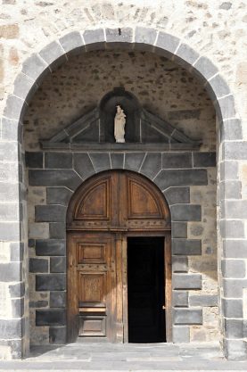 Le porche d'entrée date de la fin du XIXe siècle.