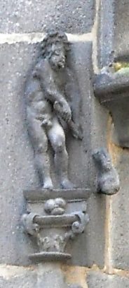 Deux figurines sculptées 