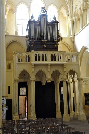 Le grand orgue du XIXe siècle et sa tribune.