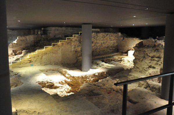 Vue de la crypte archéologique