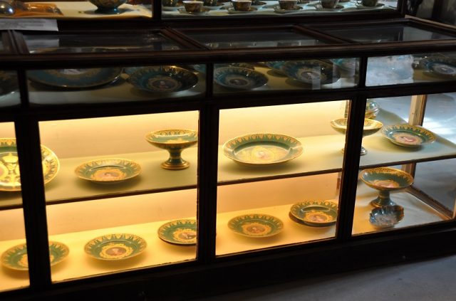 La collection de porcelaine de la Manufacture Impériale de  Sèvres (1863)