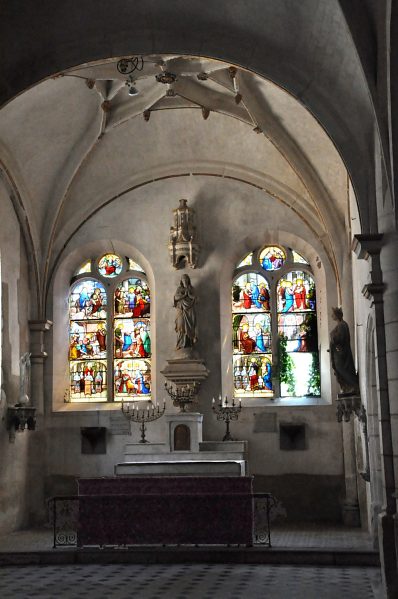 La chapelle de l'absidiole nord date du XVIe siècle.
