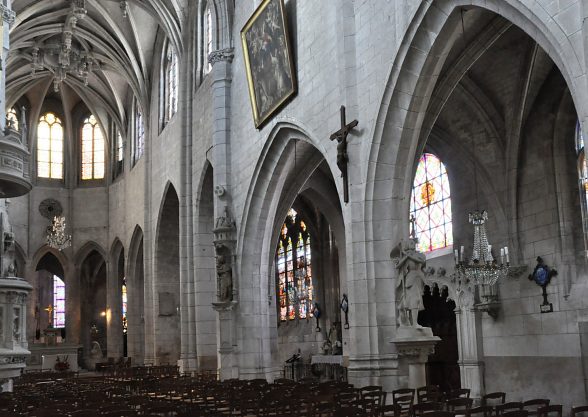 La nef et le côté sud.