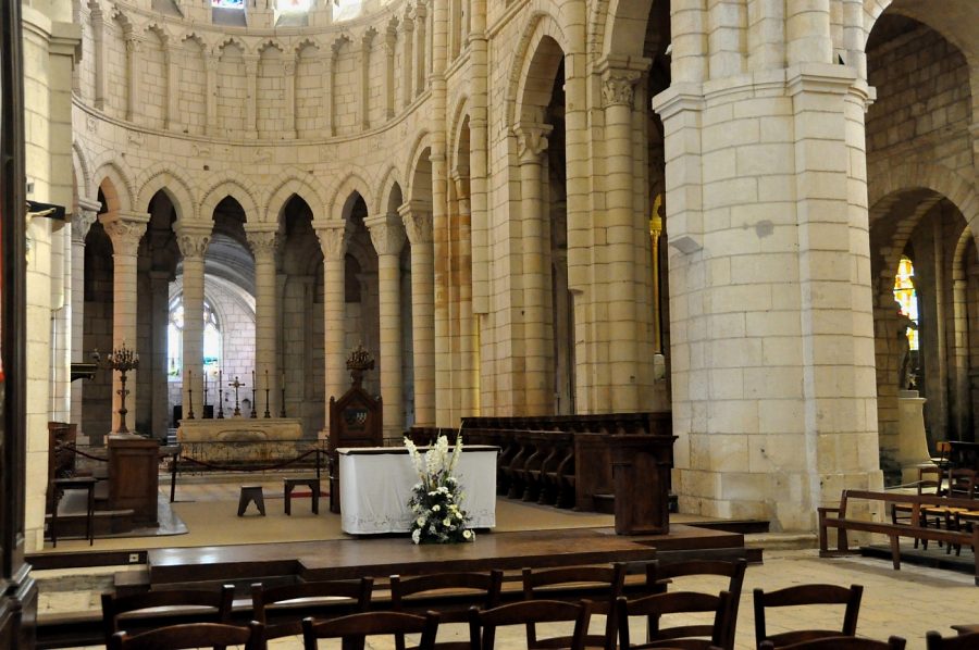 Vue d'ensemble du chœur de l'église prieurale de La Charité-sur-Loire.