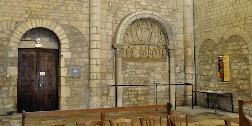 Le croisillon sud du transept avec le tympan de la Transfiguration