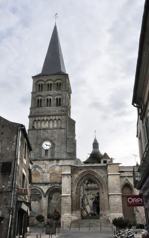 L'entrée occidentale du bâtiment