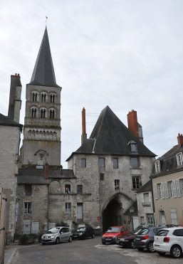 La cour du chteau (ou cour du Prieur).