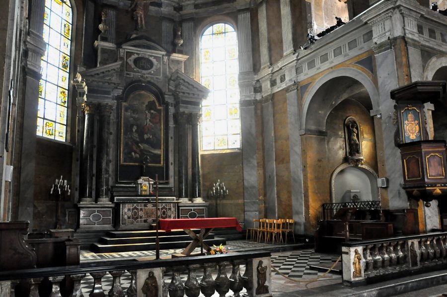 Vue d'ensemble du chœur de l'église Saint-Pierre