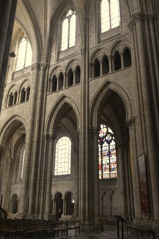 La pile faible reconstruite après l'écroulement de la tour sud en 1268