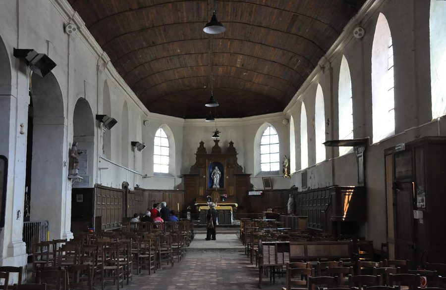 Vue d'ensemble de l'église Sainte-Mathie à Sens