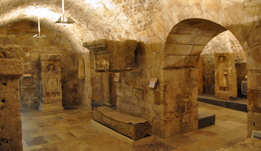 Une vue des impressionnantes salles gallo–romaines dans les souterrains du musée de Sens.