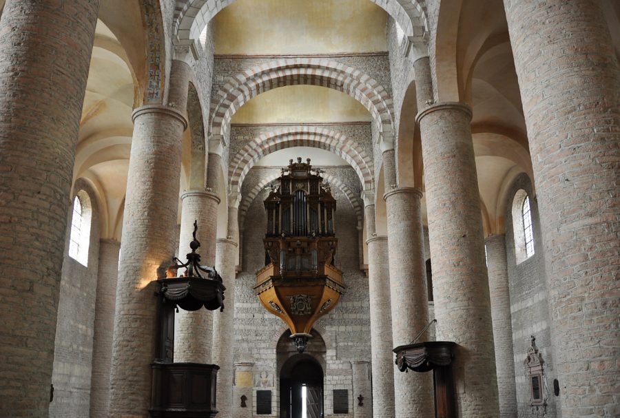 La  nef et l'orgue de tribune