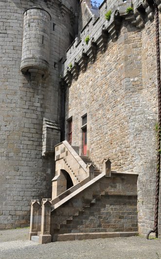 L'escalier du côté ouest