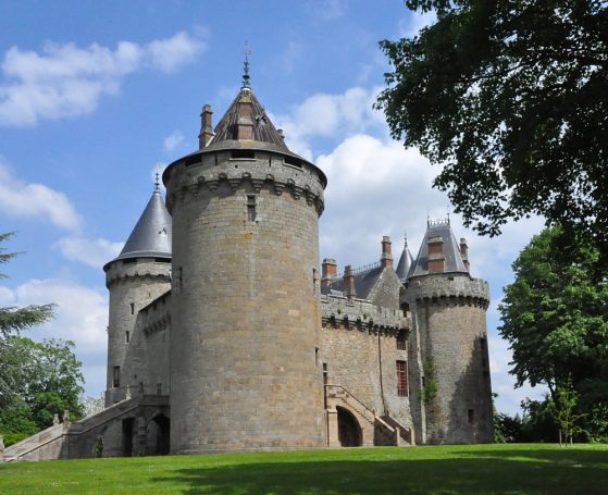 Le château de Combourg vu depuis la Tour du Croisé.