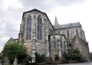 Le chevet et les absidioles de l'église Notre-Dame.