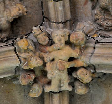 Une clé de voûte de la chapelle axiale