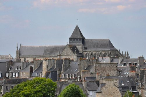 L'église Saint-Malo vue depuis le sommet du château