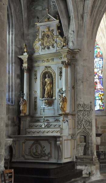 Le retable de la chapelle du Salut dans le déambulatoire nord