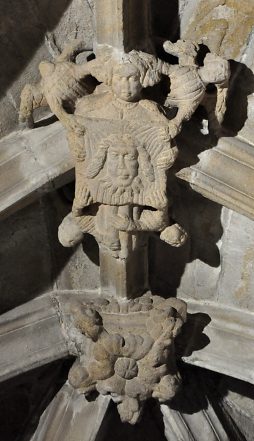 Clé de vote dans la chapelle Sainte-Thérèse