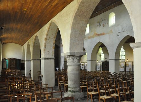 Le bas-côté sud vu depuis la chapelle sud