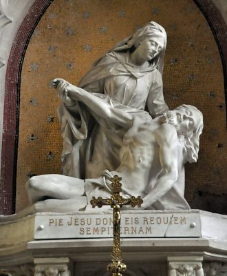 Chapelle latérale sud : Groupe sculpté d'une Piéta