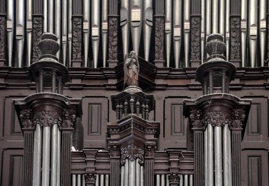 Le positif de l'orgue de tribune et son ornementation