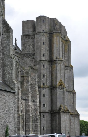 La tour nord est restée inacheve