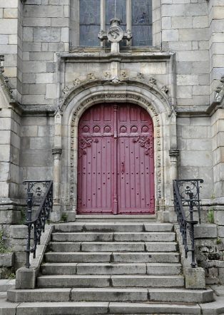 La porte du côté sud.