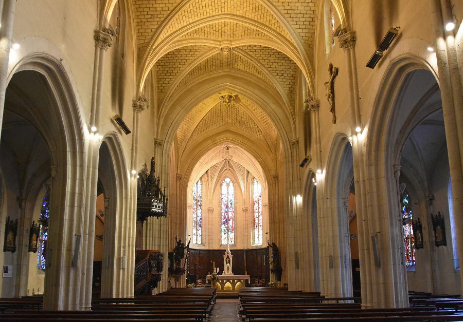 Vue d'ensemble de la nef de Notre-Dame de Bonne Nouvelle