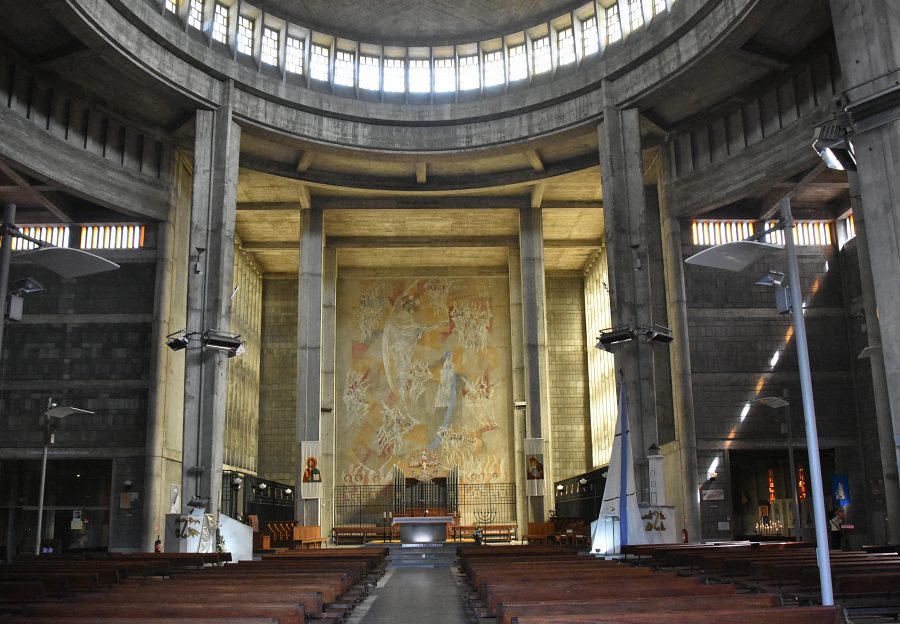 Vue d'ensemble de la nef de l'église Notre-Dame-de-Victoire.